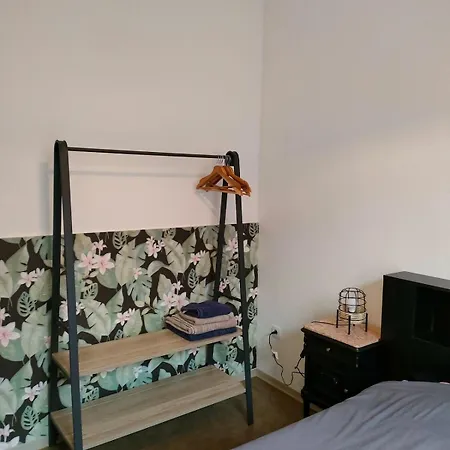 Large Parking Apartment *