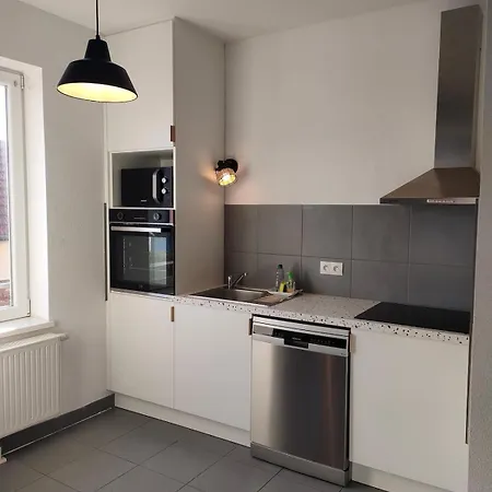 Large Parking Apartment *